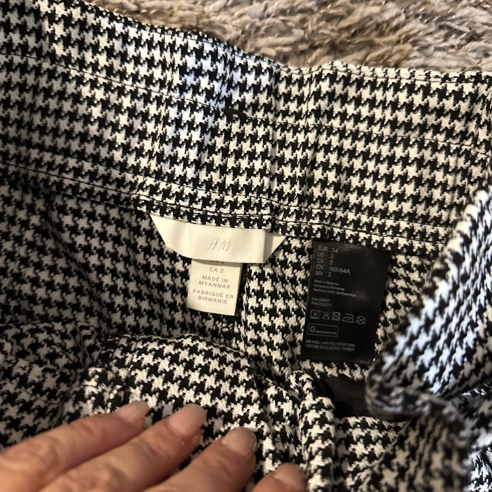 H&M Pants - Picture 2 of 2